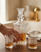 Le Cristoir service whisky main elcris