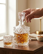 Le Cristoir service whisky main glacen